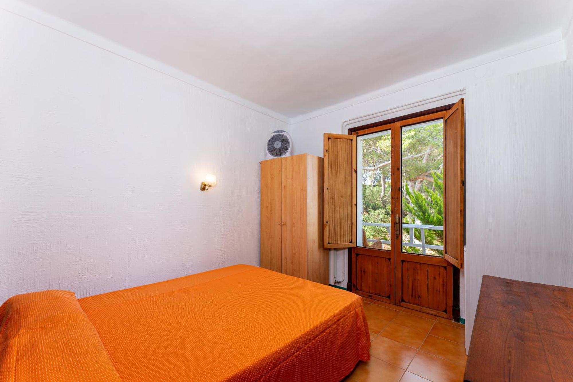 Economy Double or Twin Room Private External Bathroom