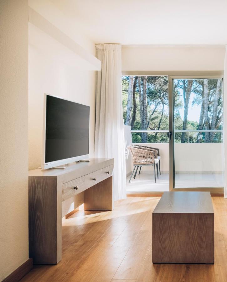 Family Room Garden View