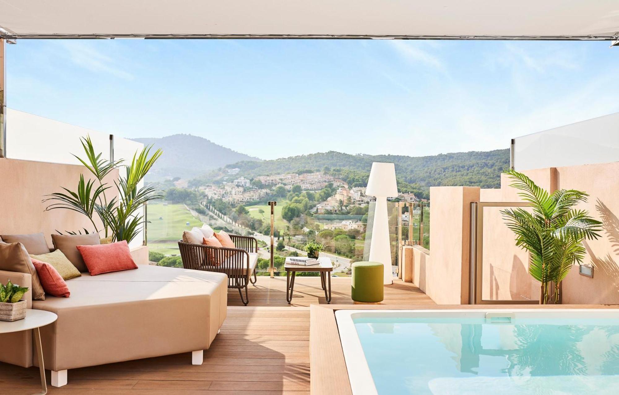 Penthouse Junior Suite Plunge Pool