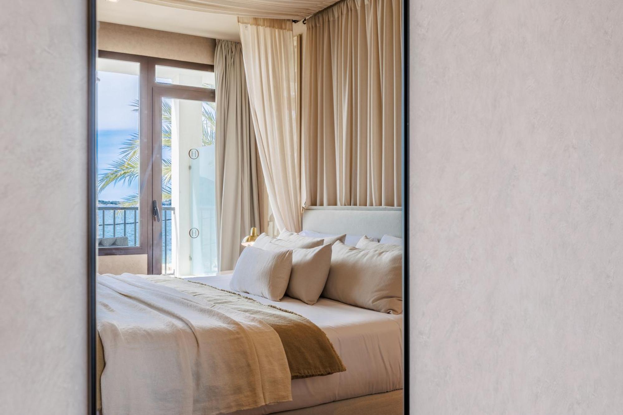 Double or Twin Room Sea View balcony