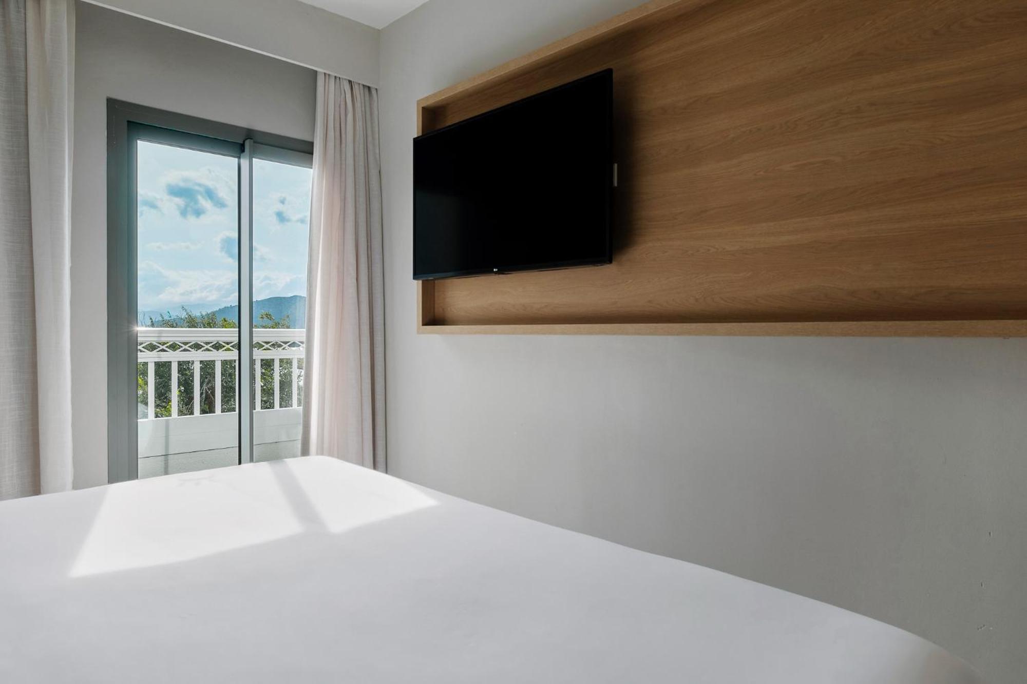 One bedroom suite balcony