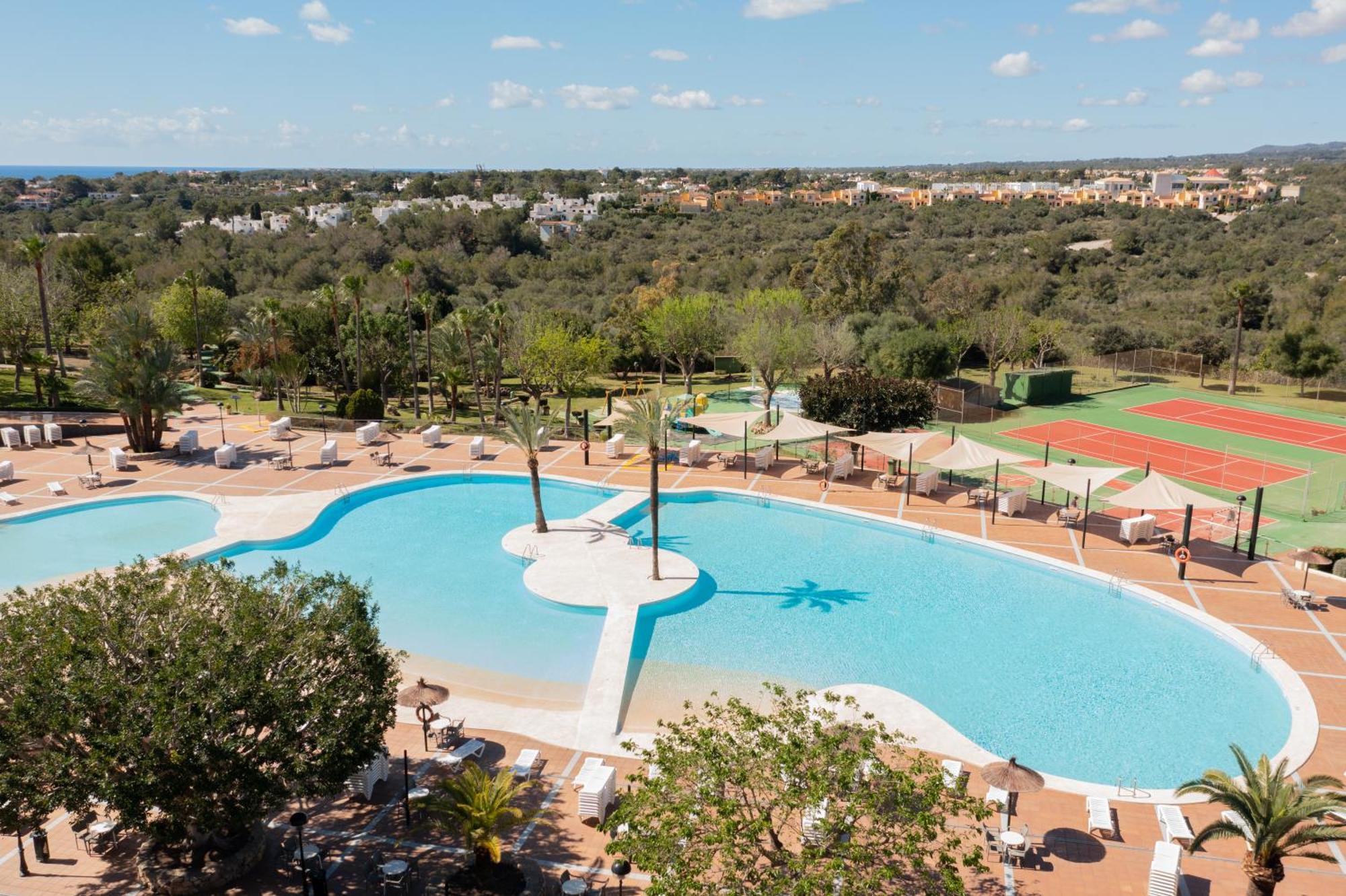 Twin Room Pool View