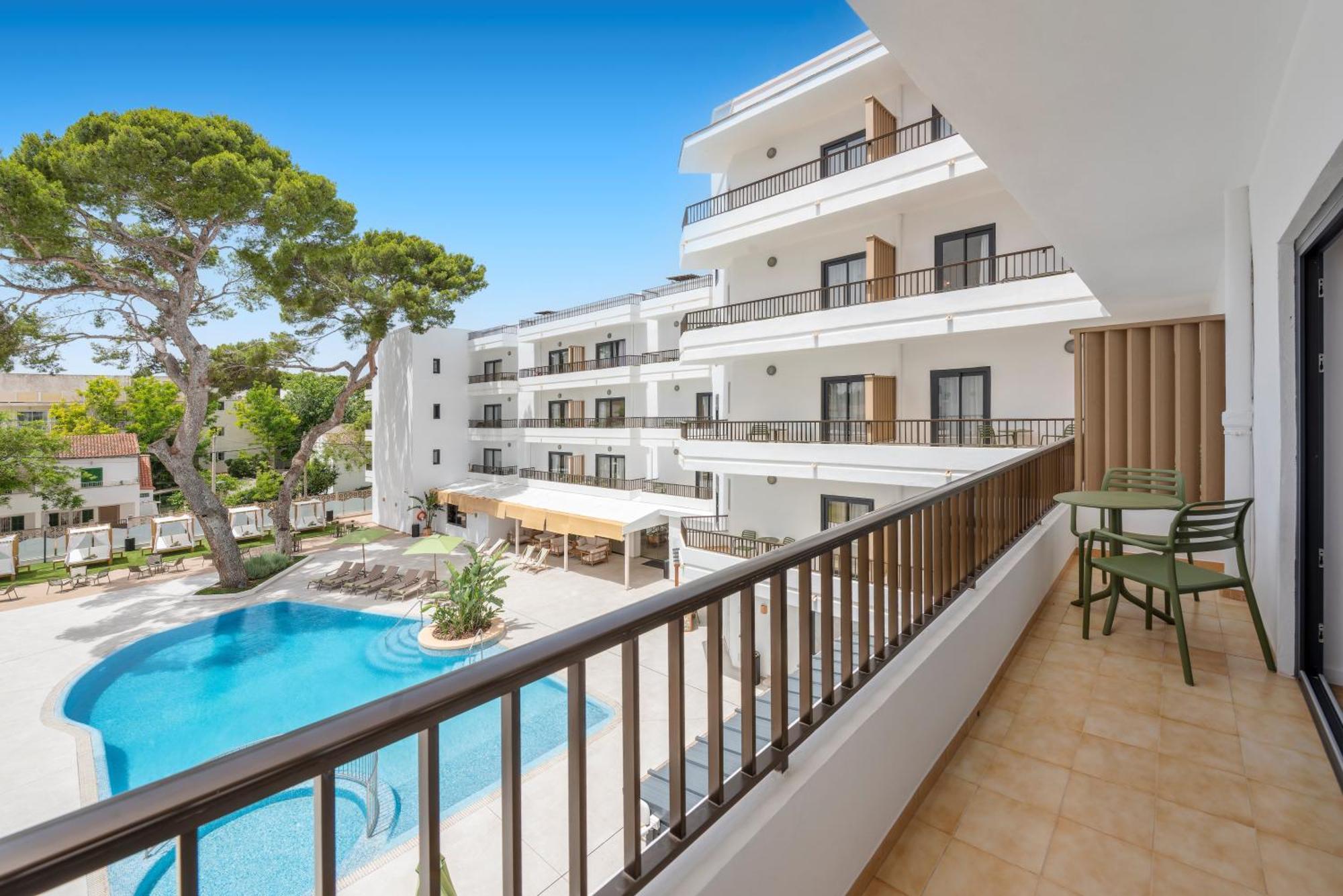Double Room Pool View Unlimited Brunch