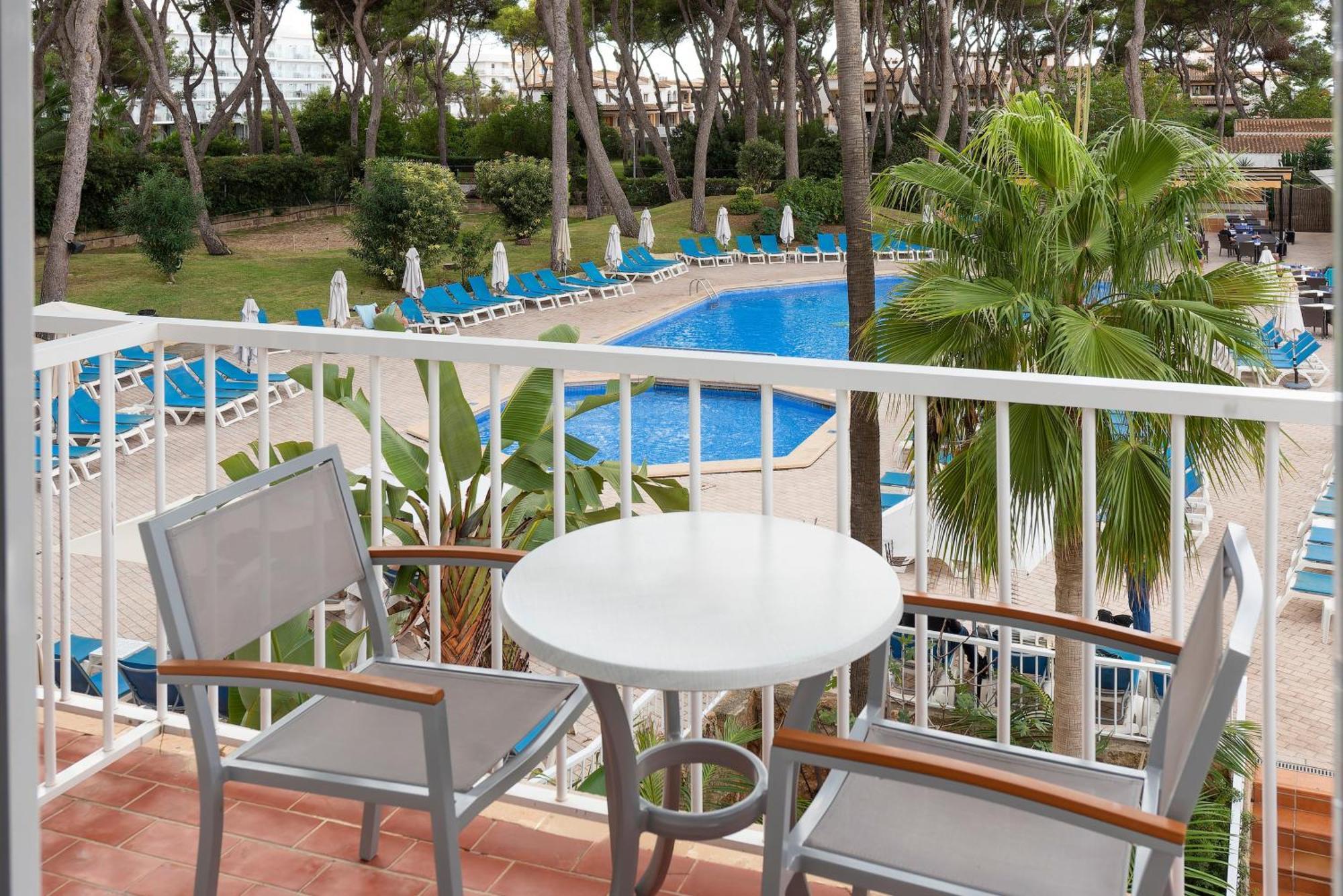 Double Room Pool View