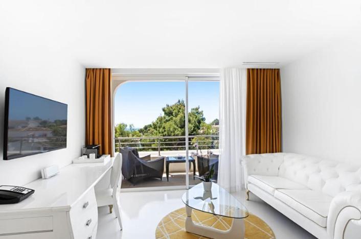 South West Suite Sea View