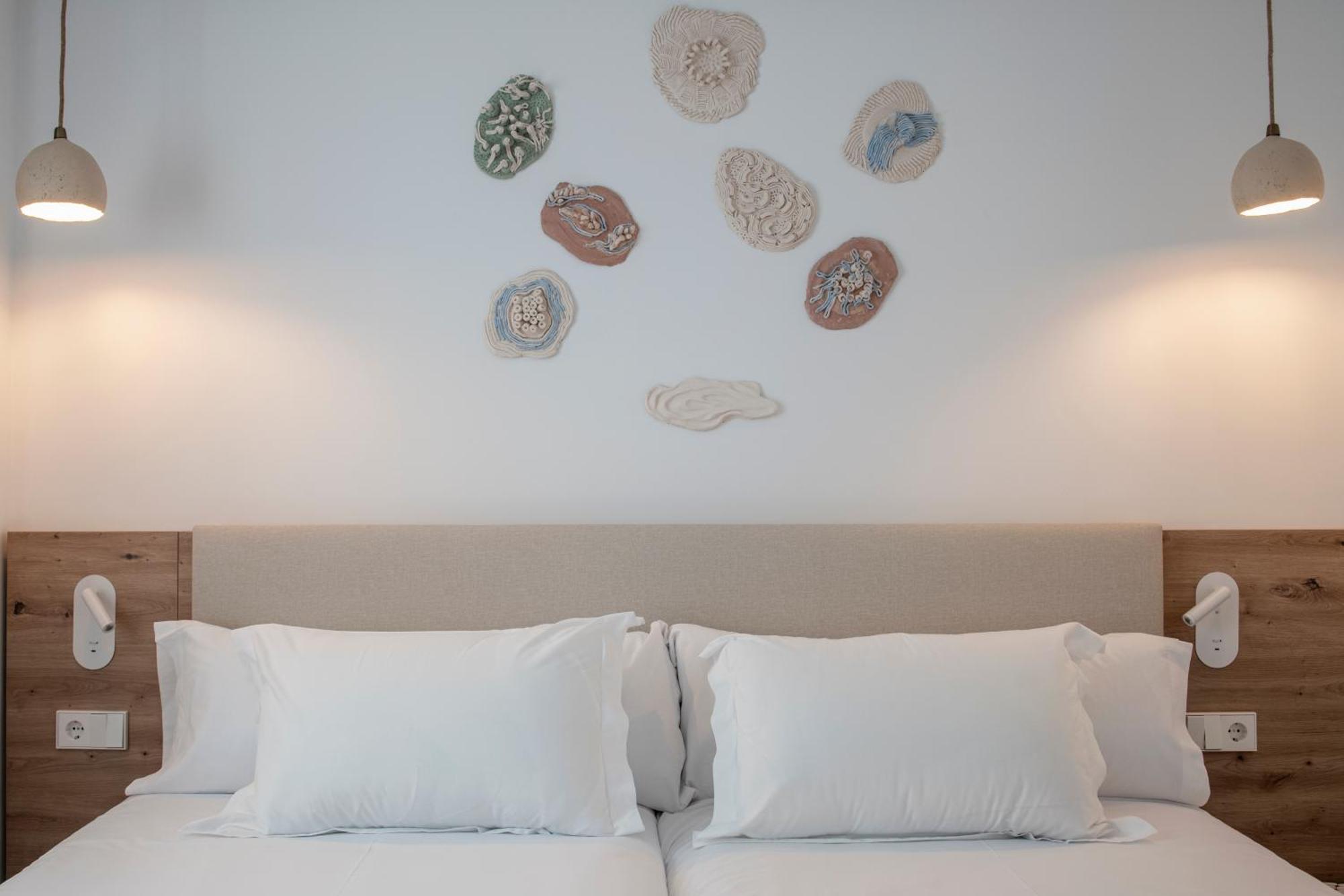Two-Bedroom Suite Sea View