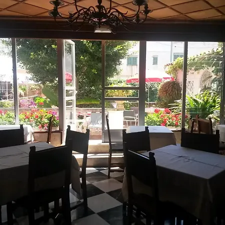 Hostal Cas Bombu-2