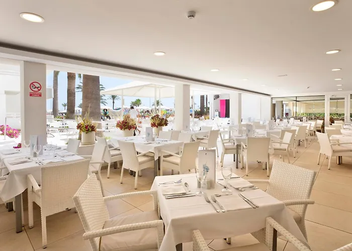Hipotels Mercedes Aparthotel Cala Millor  admite animales