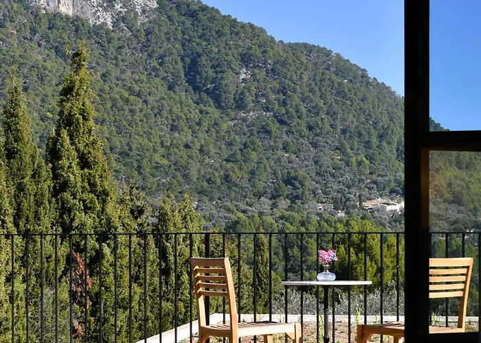 Hoteles en Binibona