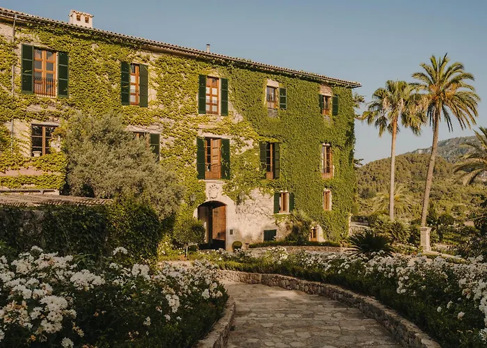 Hotels in Puigpunyent (Mallorca)