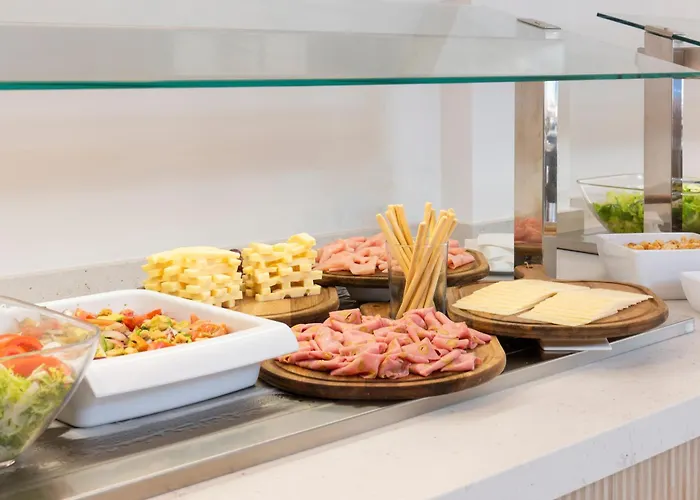 Palma Nova (Mallorca) hotels near Nikki Beach Mallorca