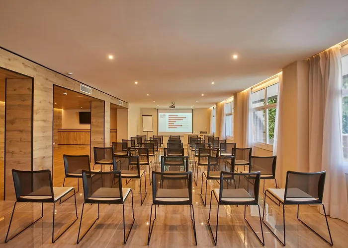 Hotel vicino a Poble Espanyol