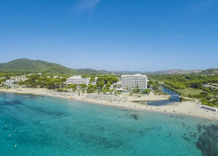 Universal Hotel Castell Royal Canyamel  admite animales