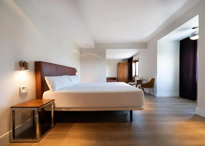 Palma de Mallorca hotels near Casal Solleric