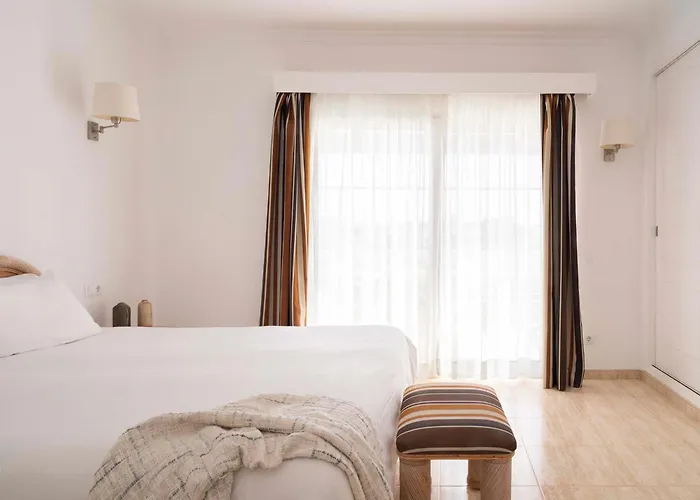 Hotels nahe Cala sa Nau