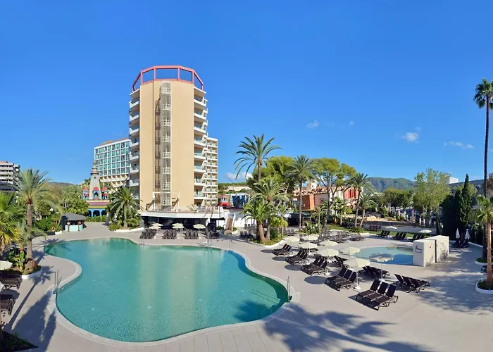 Magaluf (Mallorca) hotels near The Stage