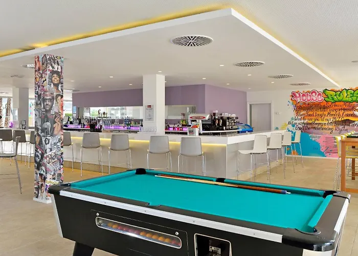 Magaluf (Mallorca) Dog Friendly Hotels near House of Katmandu