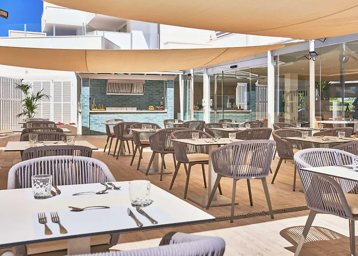 Hotel Globales Cala Bona admite animales