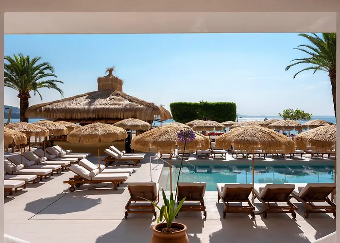 Palma Nova (Mallorca) hotels near Island Beach Club
